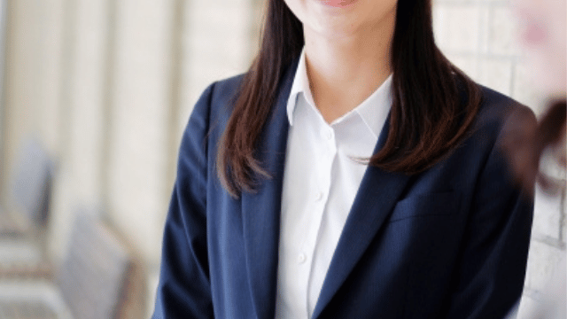 スーパー店員を新卒1年目に転職。事務職へ転職した23歳女性の体験談