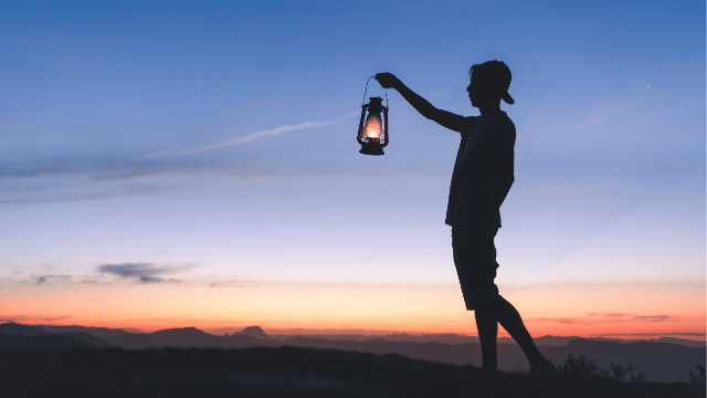 内定2社・FP研修生・訪問販売経験。大卒22歳が「起業したい」と言いながら、どこへも踏み出せなかった話