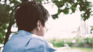 役者2年・アパレル3年・バイトリーダー歴3社の25歳が、内定2社を手にしながら「本当にここでいいか」と立ち止まった話