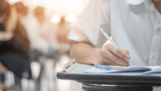 高専を経済的事情で中退した20歳フリーター男性がスーパーアルバイト1年の信頼実績を持ちながら転職エージェントで正社員就職を目指した記録